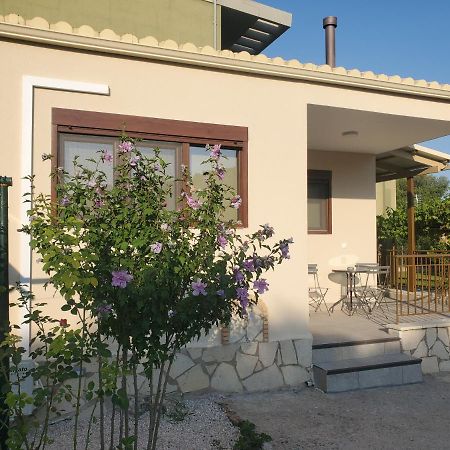 Kalligoni Backyard Apartment מראה חיצוני תמונה
